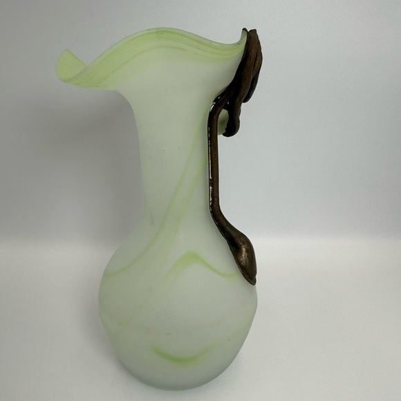 RARE Lime Green White Swirl Frosted Glass Art Vase Unique 3D Art Noveau 8.5” T - Picture 4 of 14
